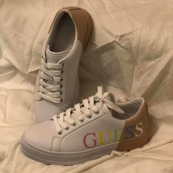 Boss , guess, Kate spade, Gucci, Michael korrs - Picture 8 of 8